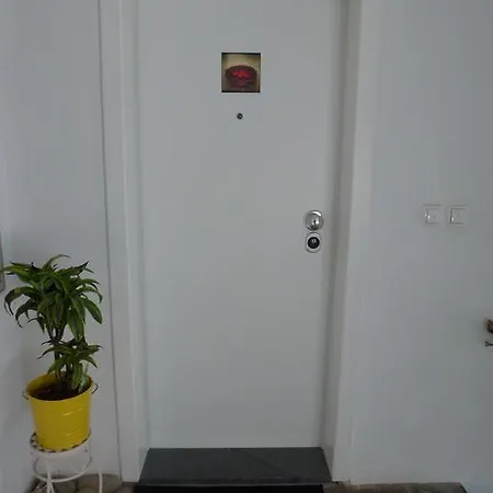Mabo Apartment *